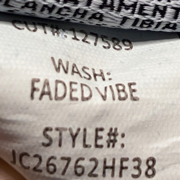 Juniors Wide Leg Rhinestone Pocket Jeans in Medium Denim, 5/27x31 - Picture 8 of 16